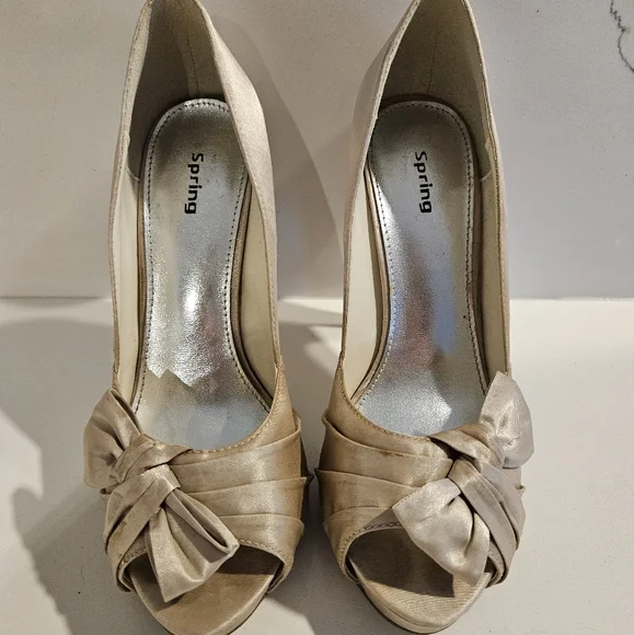 Spring Satin heels - Picture 1 of 3